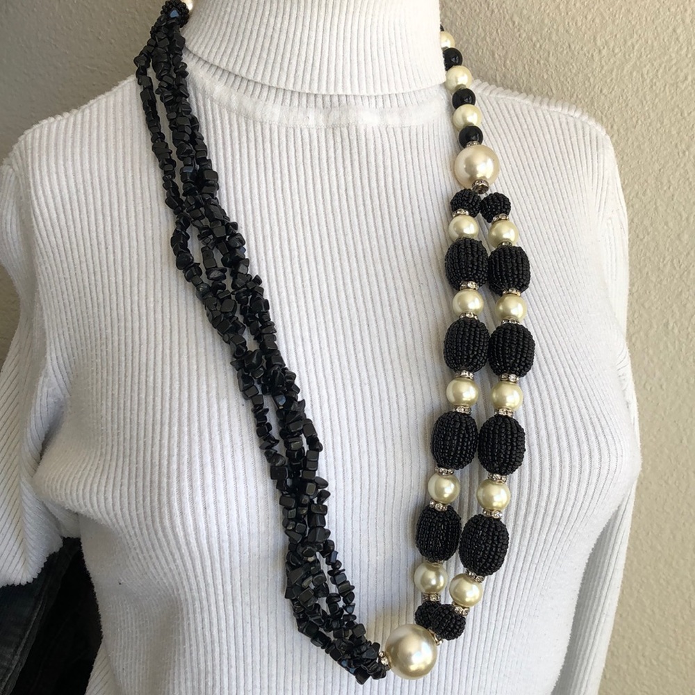 Black and Pearl evening necklace